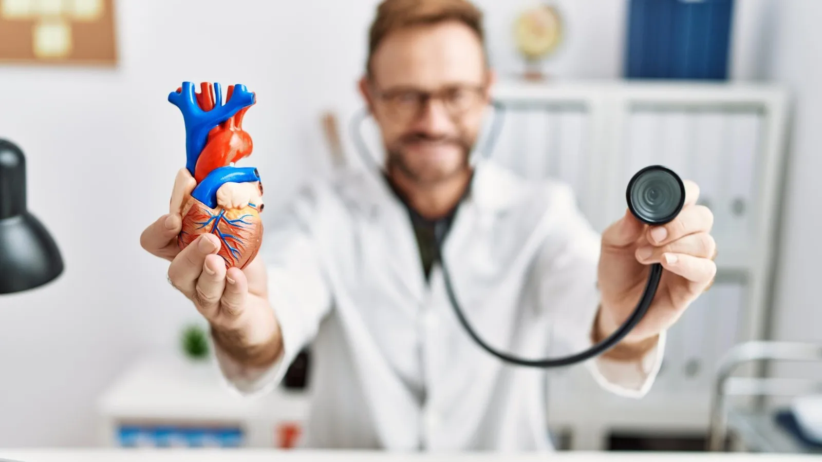 ¿Qué médico trata cardiomegalia?